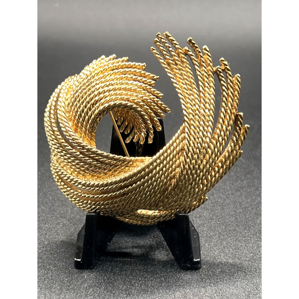 Vintage Signed MONET Gold Brass Plated Bundled Textured Wheat Pin Brooch